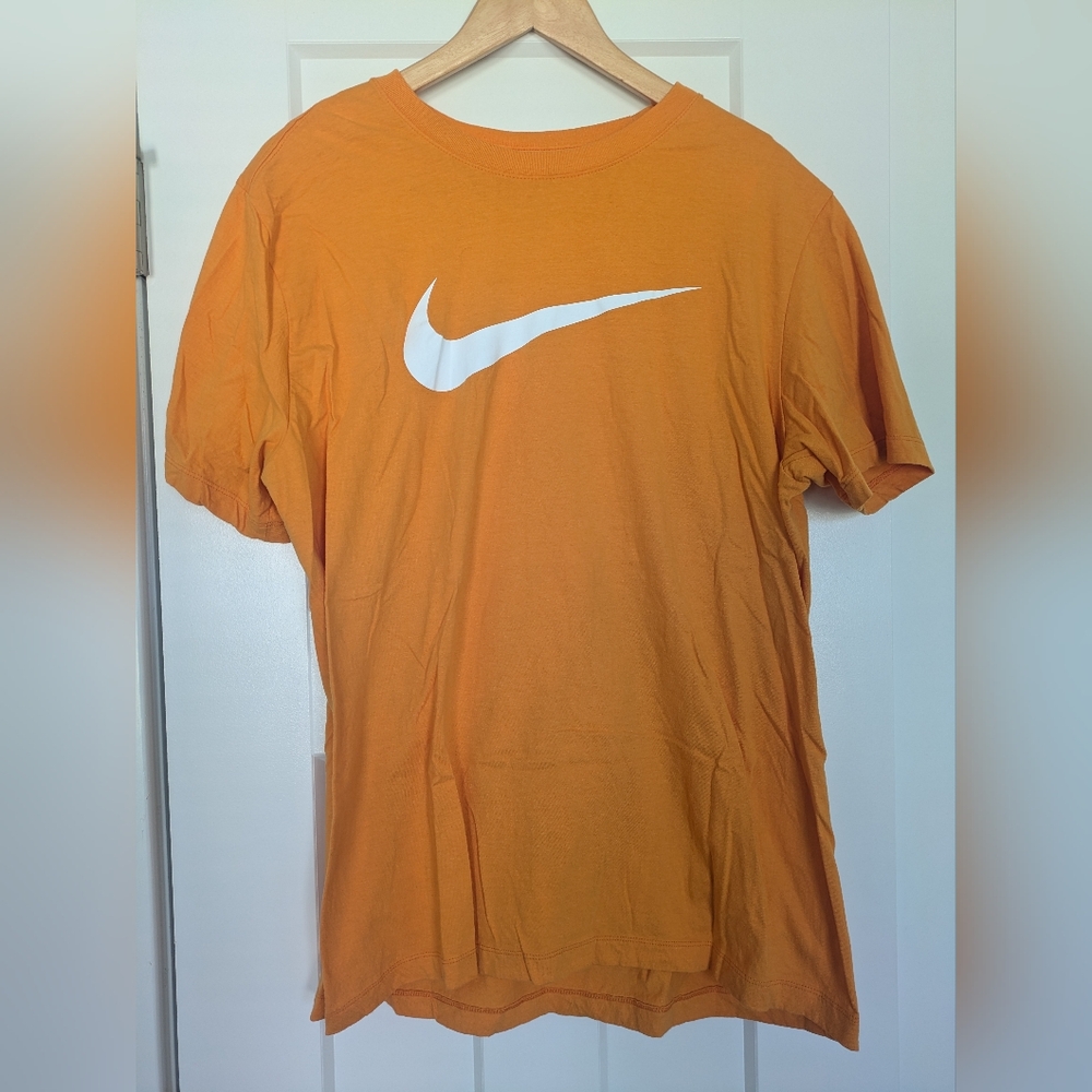Nike Men's Orange T-Shirt